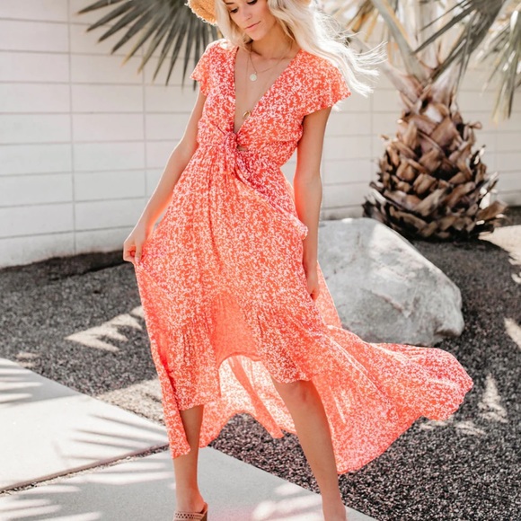 Vici Dresses & Skirts - Vici Kissed By The Sun High Low Pocketed Tie Maxi Dress